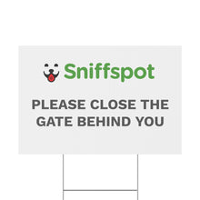 Load image into Gallery viewer, Sniffspot "Close Gate" Sign